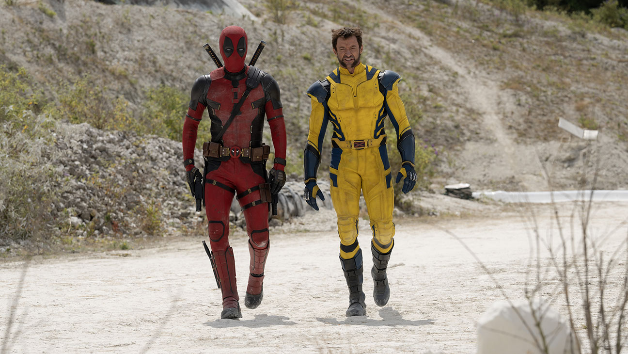 Ryan Reynolds as Deadpool and Hugh Jackman as Wolverine